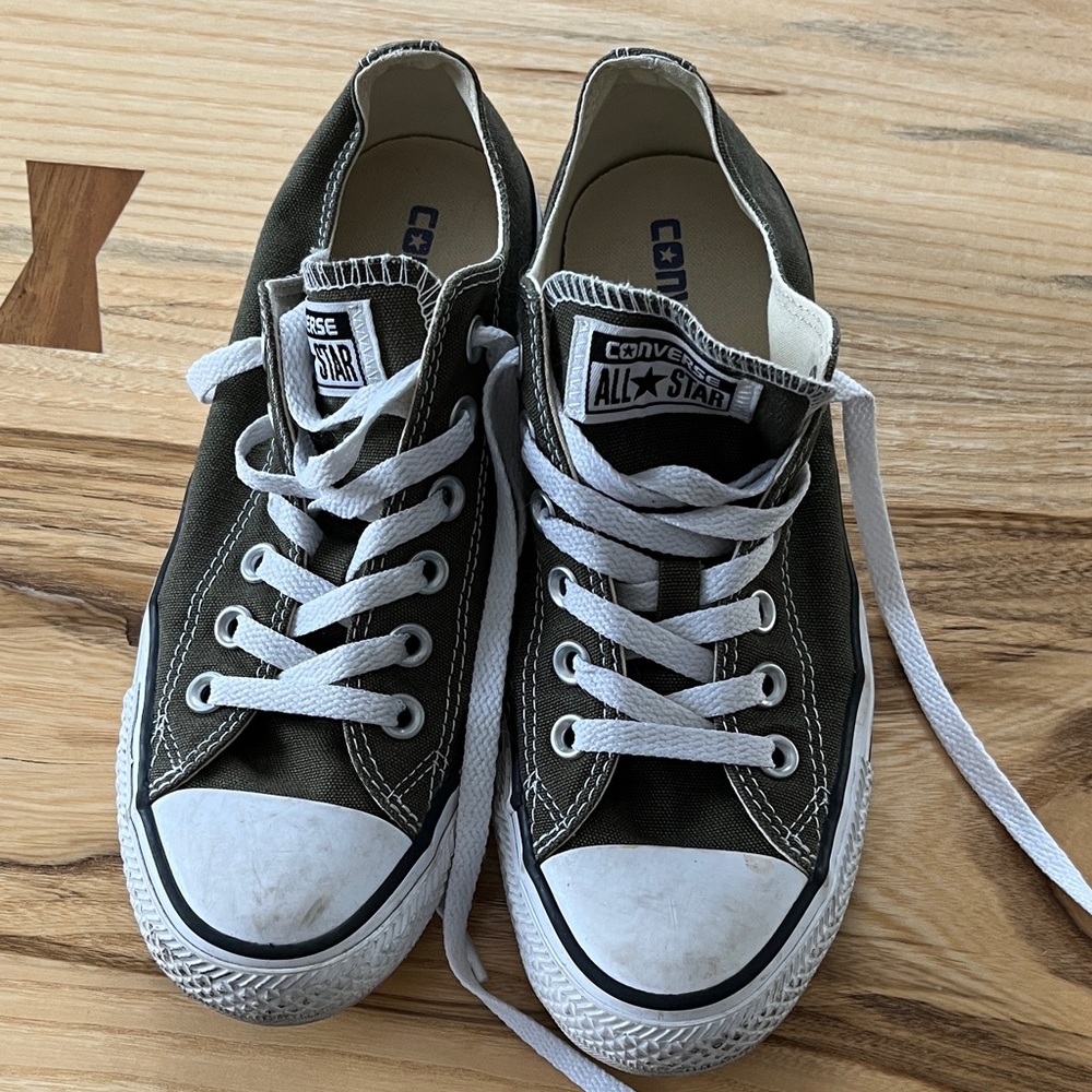 Converse All Star army green and White Sneakers